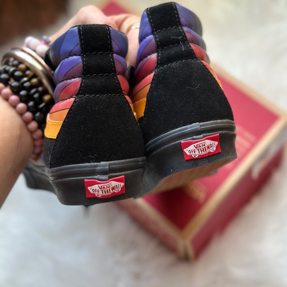 NWT • Vans • SK8 HI Reissue • Black + Rainbow • Size Women’s 7.5 - Picture 15 of 16